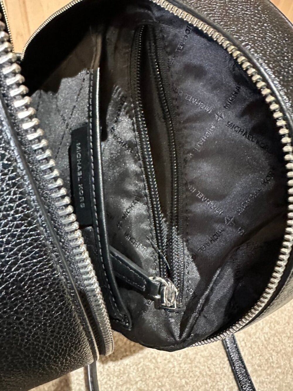 Michael Kors Shelia Medium Signature Backpack Black - Picture 6 of 8